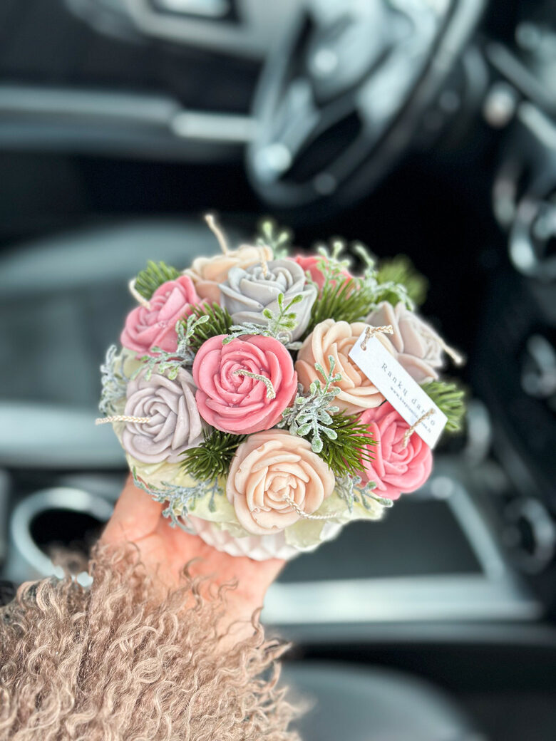 Žvakių puokštelė, ĮVAIRIŲ ROŽYČIŲ, S