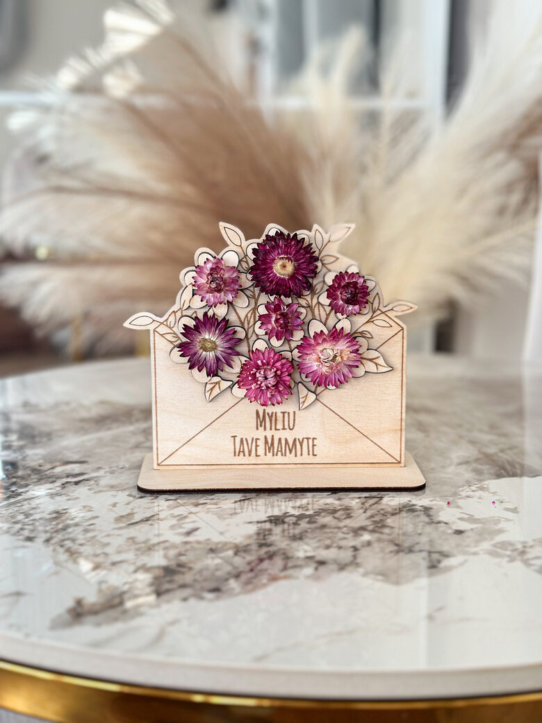 Medinė dekoracija - puokštė su džiovintomis gėlėmis VOKELIS