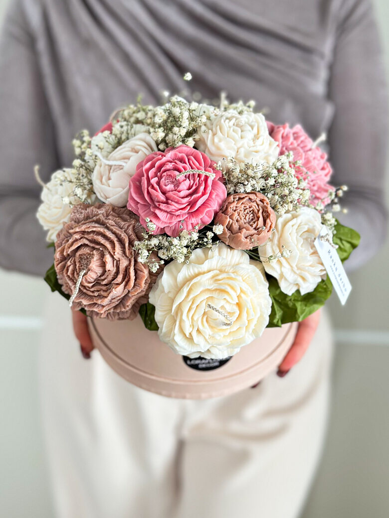 Vaško gėlių - žvakių puokštė SKAROTA, L