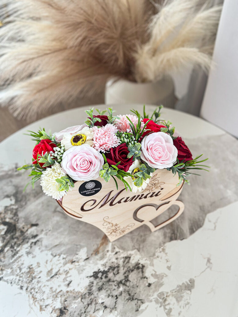 Muilo gėlių puokštė medinėje dežutėje MAMAI Nr.2