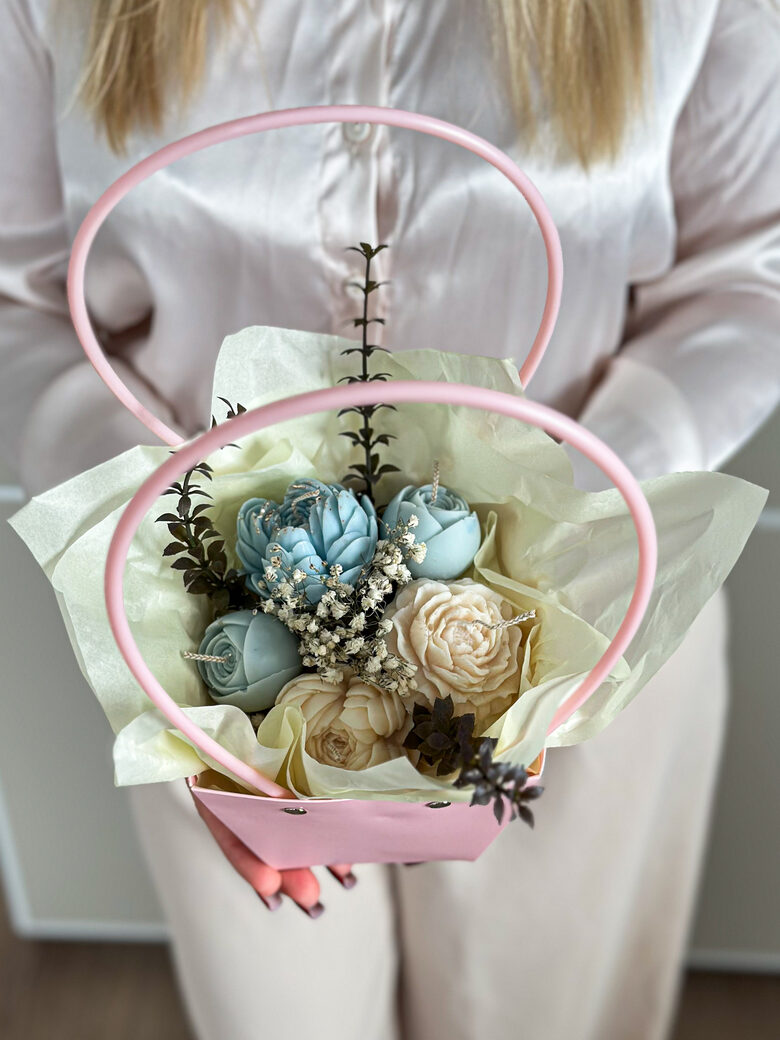 Žvakių puokštė krepšelyje su rankenėlėmis PAVASARIS, M