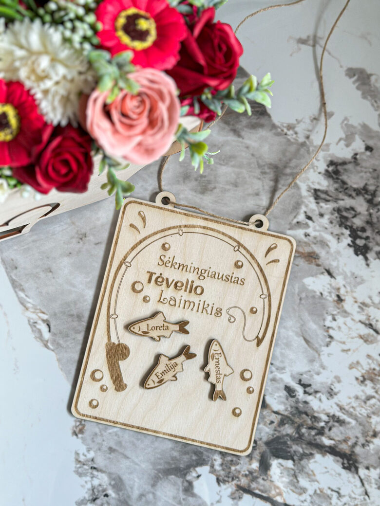 Medinė lentelė LAIMIKIS su vardais 