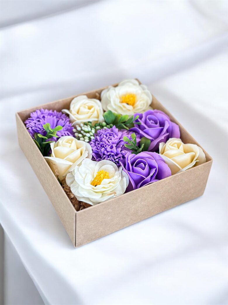 Muilo gėlių dežutė, VIOLETINĖ-KREMINĖ