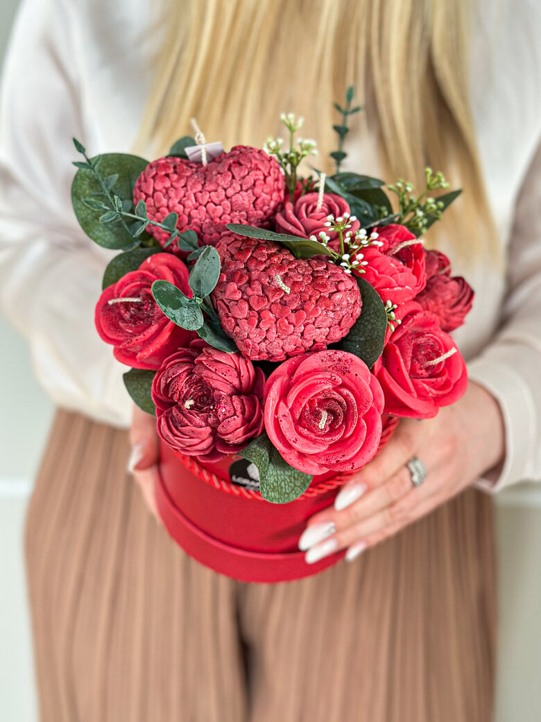 Žvakių puokštė ŠIRDŽIŲ KARALIENĖ, (ML)