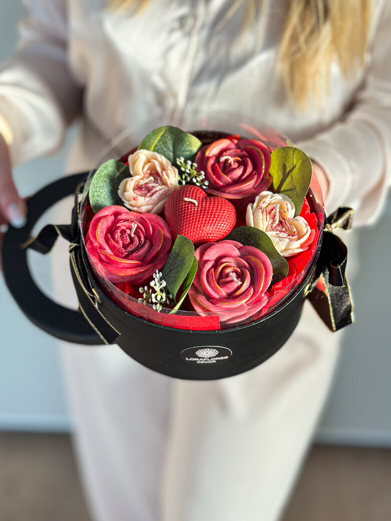 Žvakių (vaško gėlių) dežutė AISTRINGOS ROŽĖS NR2