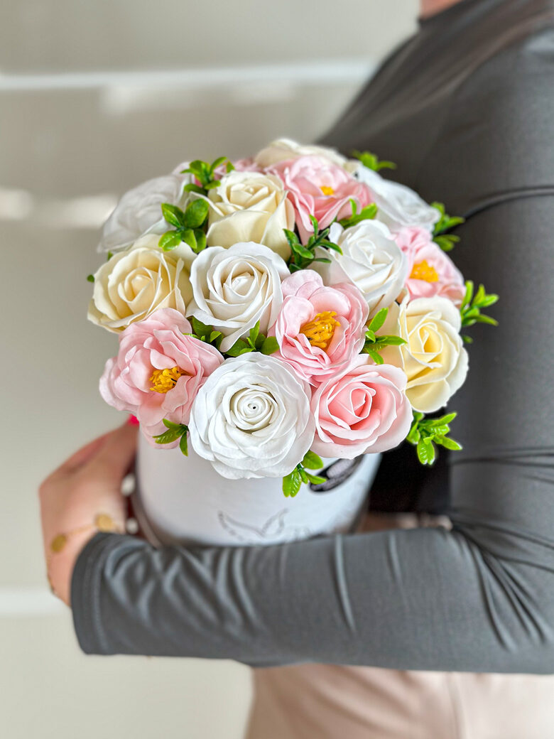 Plonojo muilo rožių puokštė JAUNAVEDŽIAMS (ML)