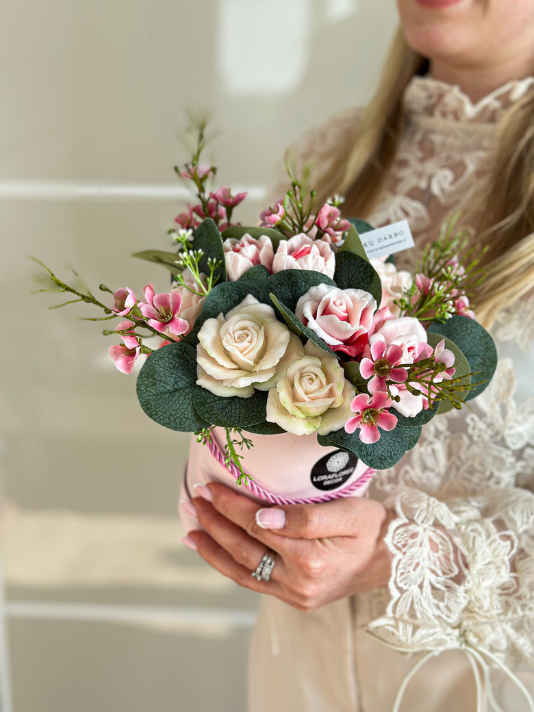 Dekoratyvinė kietojo muilo gėlių puokštė SOFIJA, ML