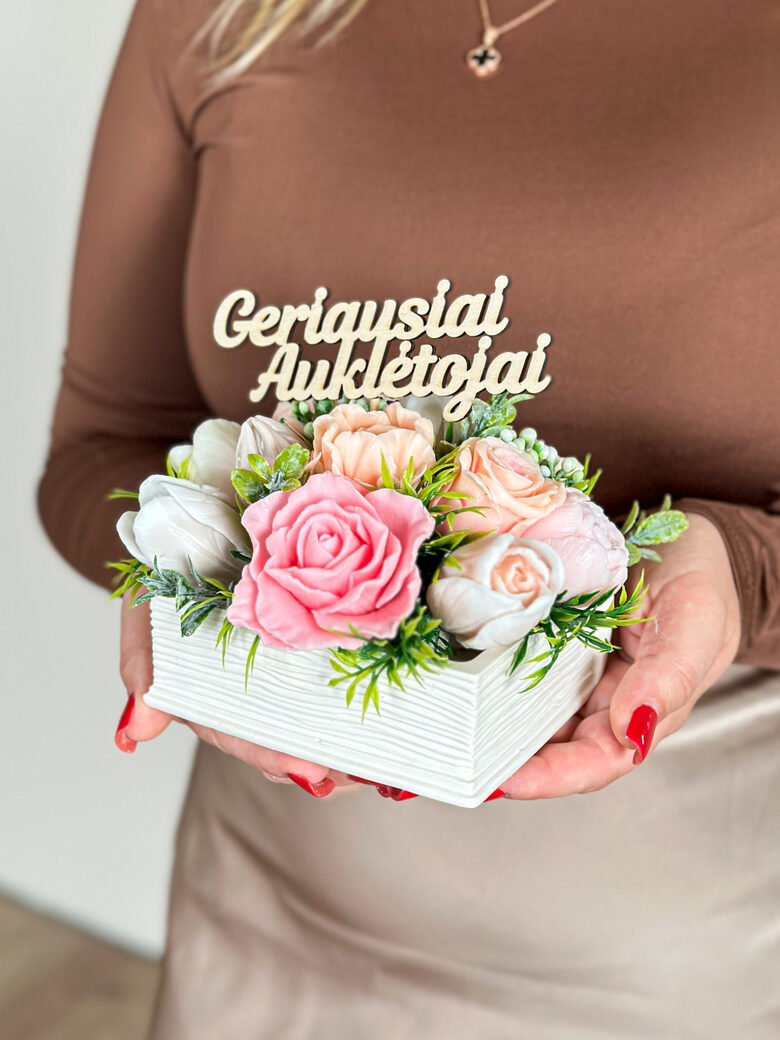 Smeigtukas medinis GERIAUSIAI AUKLĖTOJAI (S dydžio puokštei)