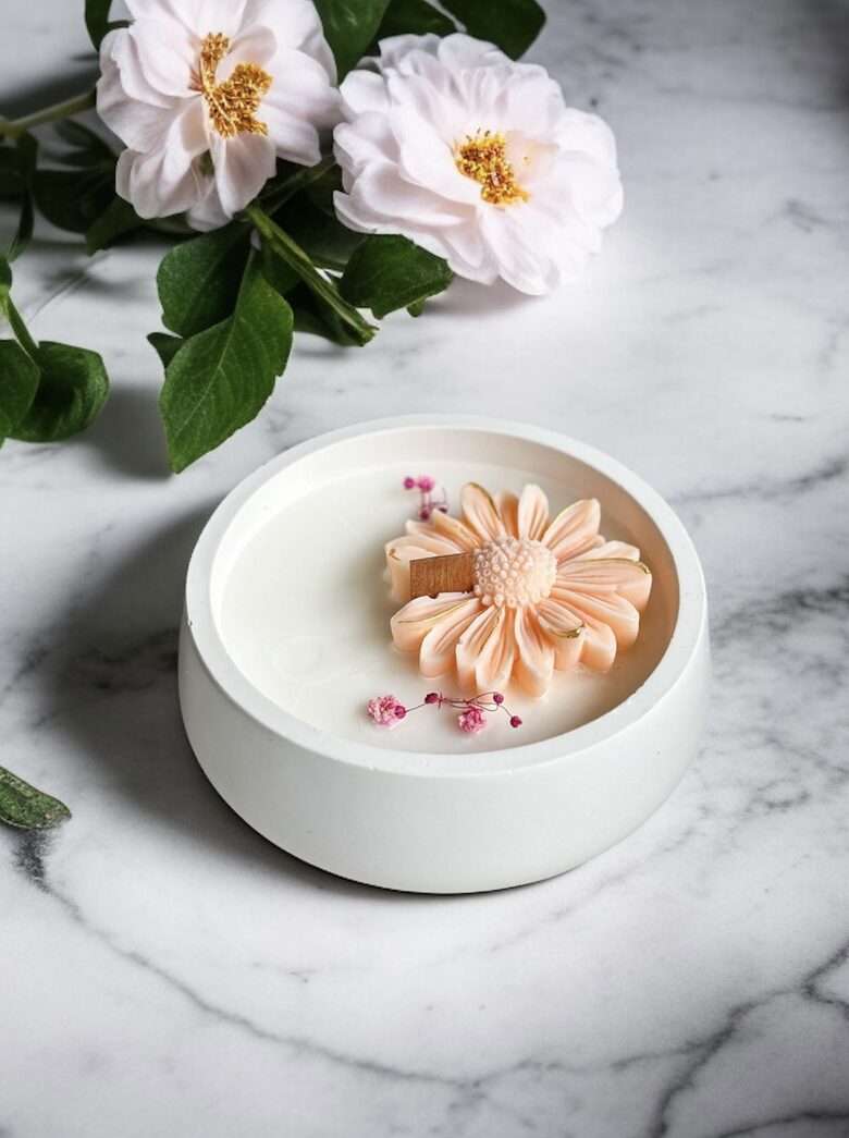 Kokosų vaško žvakė RAMUNYTĖ gelsva