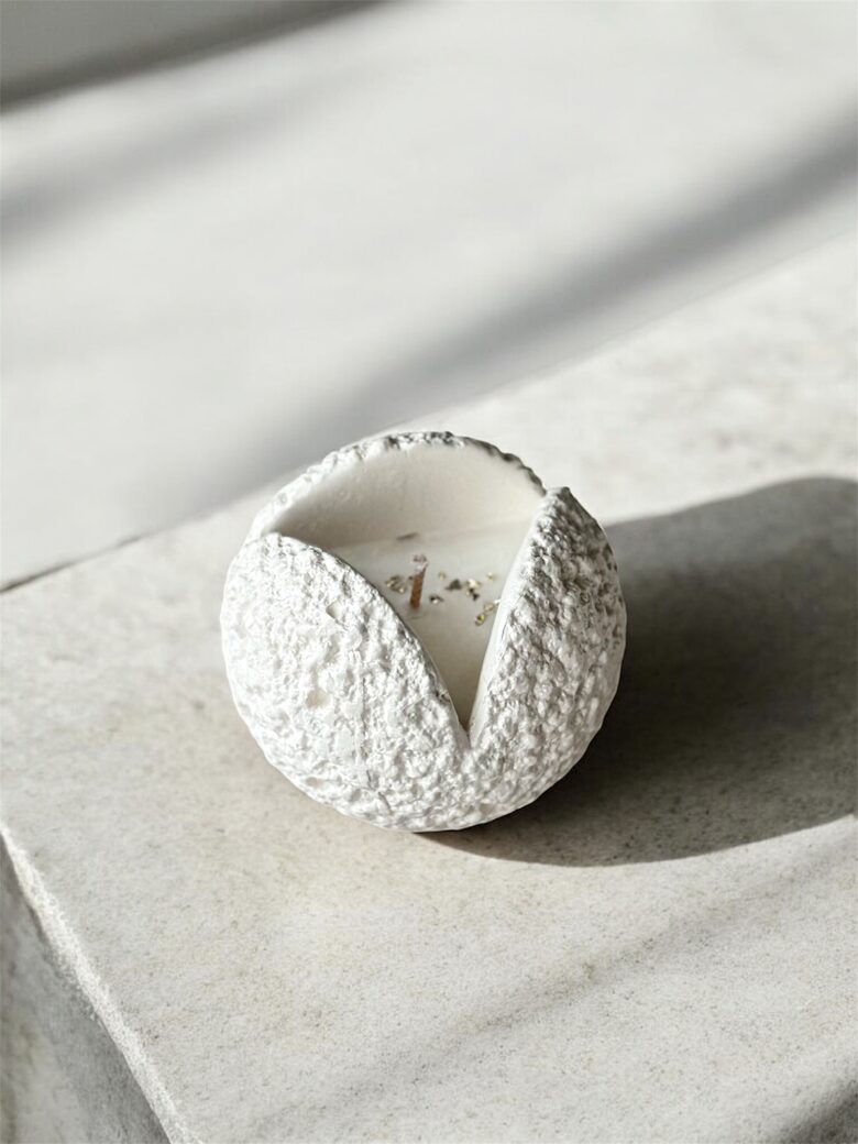 Kvepianti kokosų vaško žvakė rankų darbo indelyje ŠEŠTASIS POJŪTIS