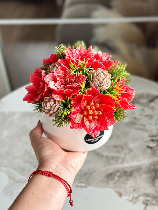 Dekoratyvinė kietojo muilo kompozicija "KARALIŠKOS PUANSETIJOS", M