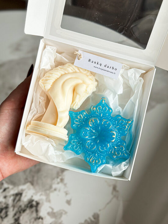 Rinkinys: Žvakė "Šachmatų arklys" + muilo SNAIGĖ