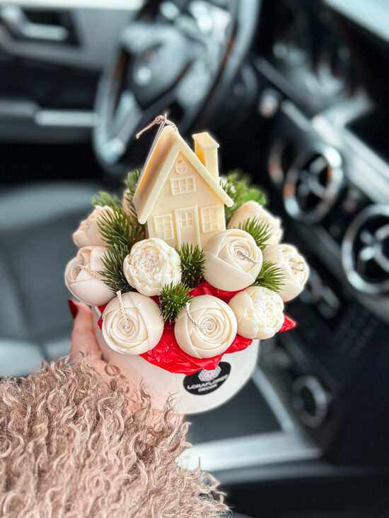 Vaško gėlių - žvakių kompozicija LAIMĖS NAMELIS, M