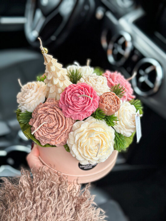 Vaško gėlių - žvakių puokštė EGLUTĖ SKAROTA, L