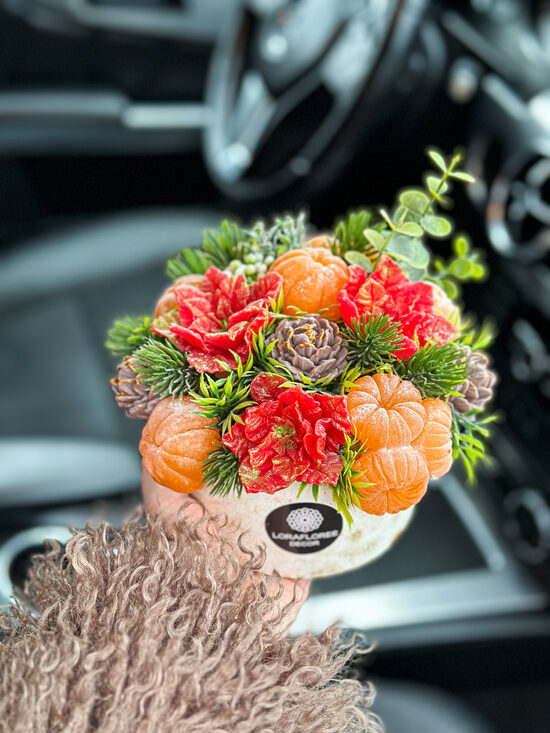 Dekoratyvinė kietojo muilo kompozicija "PUANSETIJOS IR MANDARINAI", M