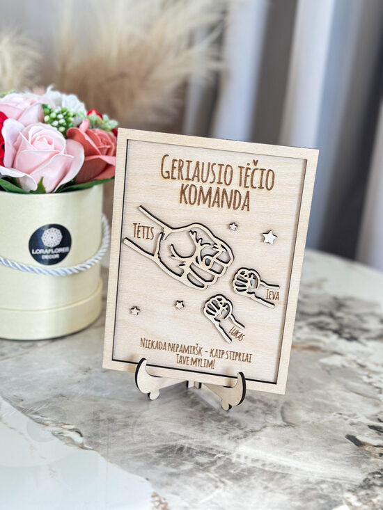Medinė lentelė GERIAUSIO TĖČIO KOMANDA su vardais