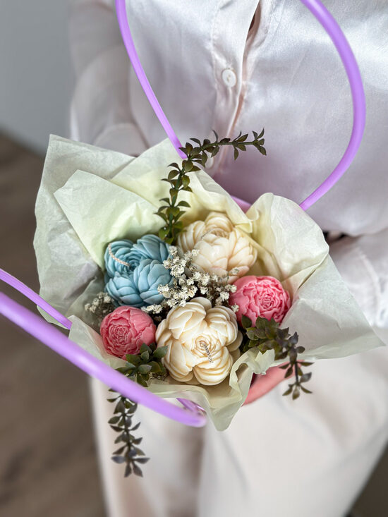 Žvakių puokštė krepšelyje su rankenėlėmis SALDI, M