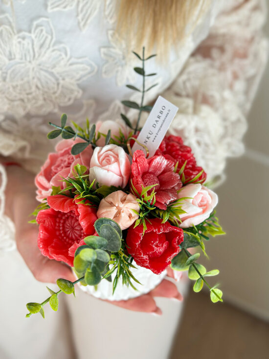 Kietojo muilo gėlių puokštė, PAVAKARYS S