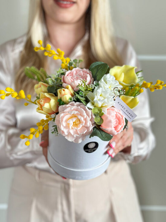 Dekoratyvinė kietojo muilo gėlių puokštė MIMOZA, M