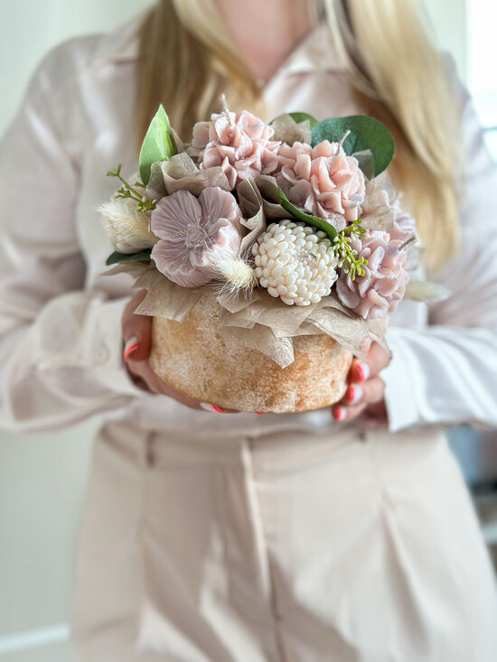 Vaško gėlių (žvakių) puokštė DŪMINĖ ROŽINĖ