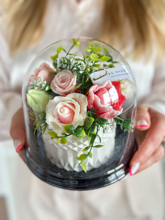 Kietojo muilo gėlių kompozicija kupole RAUSVA ROŽYTĖ, S