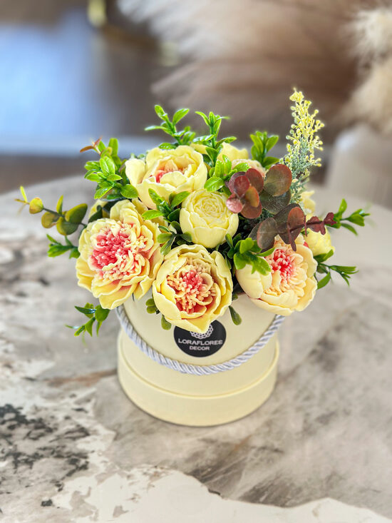 Kietojo muilo bijūnų puokštė BARTZELLA, M