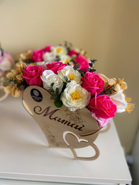 Muilo gėlių kompozicija medinėje dežutėje MAMAI Nr.5