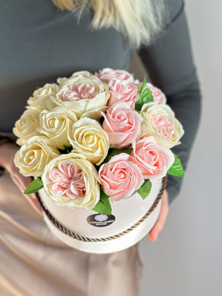 Plonojo muilo rožių puokštė VANILINĖ, M